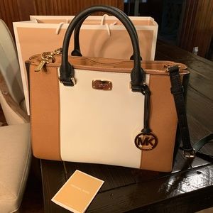 Michael Kors Kellen Medium Satchel